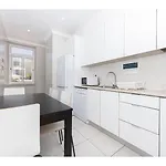 Houze Spacious 4 Bedroom Flat Near Zoo * Lisboa